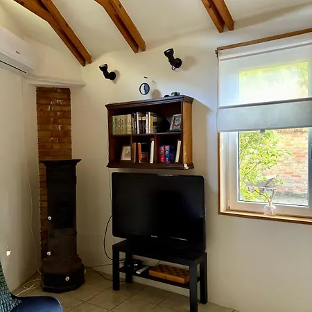 Tiny L&b Apartment *